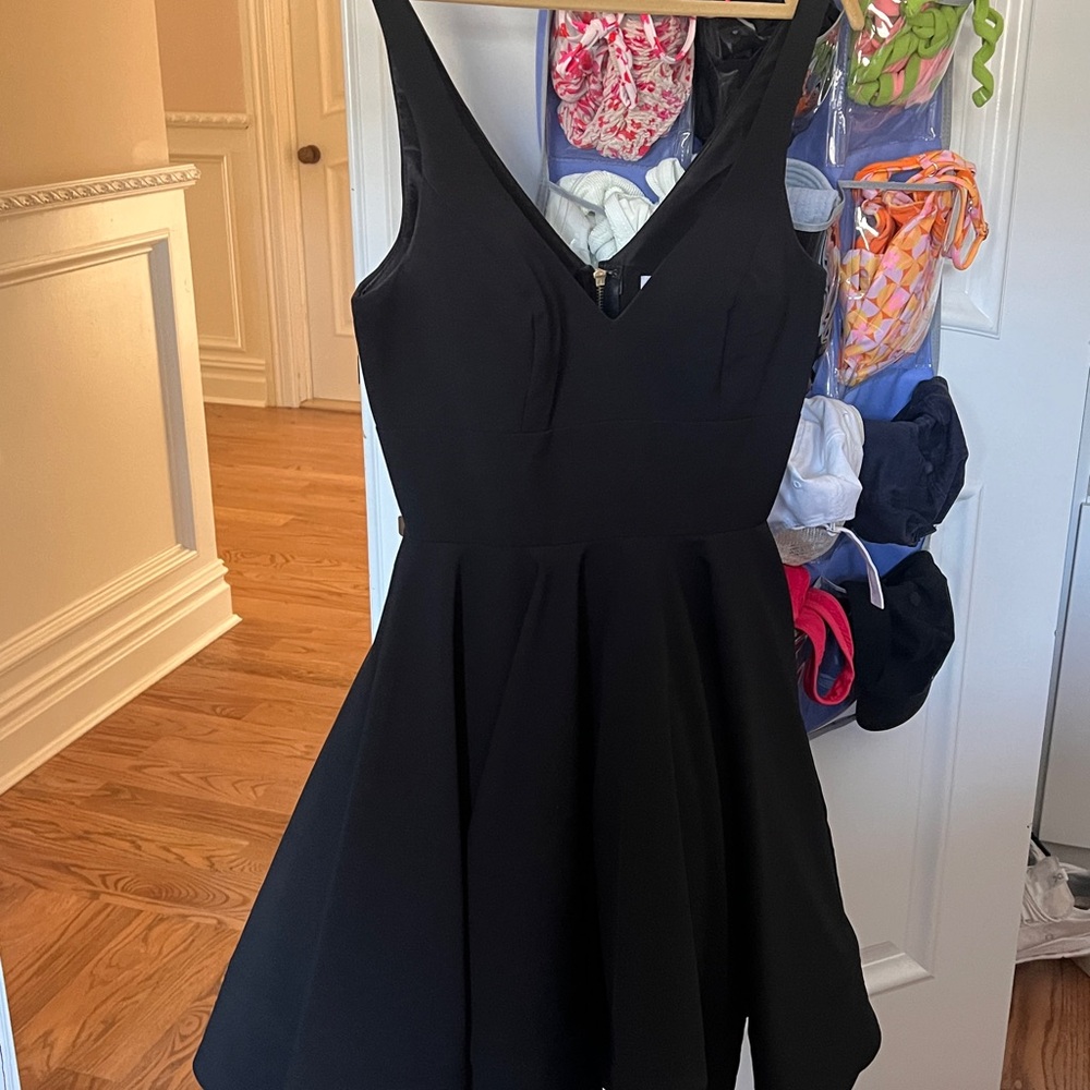 Elegant Black Sleeveless Dress